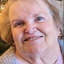 Lynn Macdougall's Instagram, Twitter & Facebook