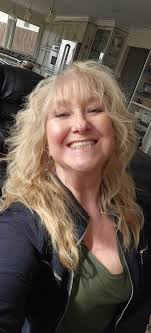 I thought I posted this earlier, so I'm sorry if it's a repeat. I can't  find my original post. Going to the hairdresser tomorrow. The first pic is  from today are usually