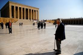 10 kasım 1953 günü atatürk'ün naaşının yer aldığı tabut etnografya müzesi'nden alınarak, tören eşliğinde anıt mezar. Ataturk Un Naasinin Anitkabir E Tasinmasina Sahit Oldu Son Dakika Haberleri