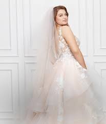 Shirley gambero, designer/dressmaker & sewing instructor. Della Curva Has The Best Selection Of Plus Size Wedding Dresses In Los Angeles California