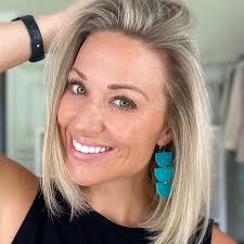 As it turns out, I didn't have time for brows either. I can't tell you HOW  DAMN FREEING IT IS to be able to be an “it's just mascara and lip gloss!”