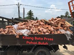 Kemudian mengkalikannya dengan total luas dinding tersebut. Nk Bata Tanah Merah Pun Kilang Bata Press Pohon Buluh Facebook