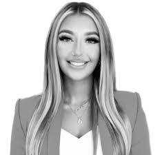 Stacey Nickless's Instagram, Twitter & Facebook