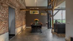 When i was in salt lake city during the parade of homes tour this last year, i was absolutely blown away by how builders are taking design elements of traditional modern farmhouse exteriors and creating a whole new trend in home design. Old Barn Converted Into A Modern Farmhouse With An Authentic Design Decorpion
