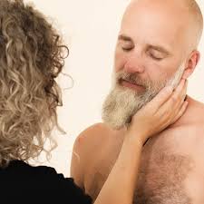 Fontänorgasmkurs med fokus på närvaro, njutning och kontakt. Många skratt,  nyfikna deltagare och mycket njutning. Tack till alla som var med och  bidrog till en underbar kväll. #fontänorgasm #squirt #workshop #tantra  #femaleejaculation #