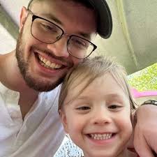 Austin Saunders (@thebeaverradio)