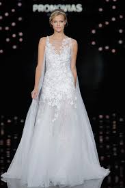 The wisdom and skill of expert seamstresses transform fine fabrics into haute. Pronovias Kollektion 2017 Brautkleider Hochzeitstrends Farben