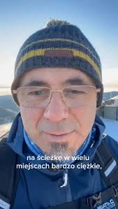 Postanowiłem, że życzenia noworoczne złożę Wam dziś o poranku na Królowej  Karkonoszy! Chwilami było ciężko, ale zdecydowanie było warto! ,  Szczęśliwego Nowego Roku! 🎉