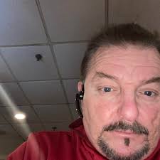 Rodgers looks so bad its ridiculous to keep sending him out there