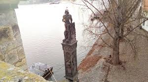 Kamenný či pražský most, od r. Socha Bruncvika Na Karlove Moste V Praze Drobne Pamatky