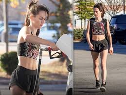 Jordon Hudson Flaunts Abs, Bill Belichick Relationship in Spotlight