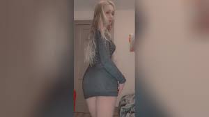This sexy blonde teen girl twerks her perfect ass naked - Videos - xvix.eu