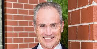 Rob Abbott's Instagram, Twitter & Facebook