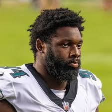 Eagles sign DE Josh Sweat to three-year, $40M extension