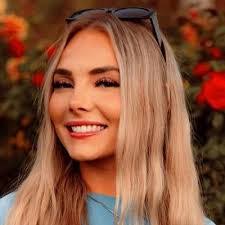 Monica Bush's Instagram, Twitter & Facebook