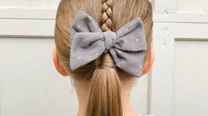 Using several methods of weaving at once, it is possible to create an interesting image that draws attention to a little fashionista. 10 Quick And Easy Toddler Girl Hairstyles That Re Perfect For School