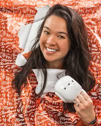 The graduate feat. Dr. @elle.kay.dee & her fiancé @itsjimmaayy • • •  #portraitphotography #photo #photoshoot #gradSZN #phd #doctorate #engaged  #nashville #murfreesboro #tennessee #photography #blacklove