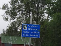 Vi trenger ikke en gang å gå ut av bilen for å se det! Kolmekielinen Pohjais Tromssa Trespraklige Nord Troms Ruijan Kaiku