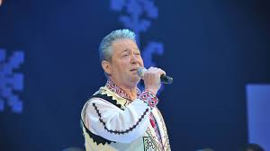 E ca un bulgăre de zăpadă ce, pe măsură ce se rostogolește, crește, adunând zăpada ce o întâlnește în cale. Arhive Muzica Populara Moldova Ètiri Din Moldova
