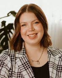 Martha Doran's Instagram, Twitter & Facebook