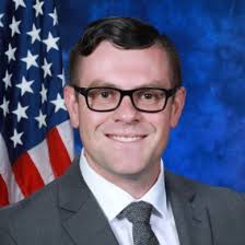 How to Manage Emotional Biases as a Leader