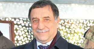 Il generale Rossi resta deputato. M5S: "Facciamo rispettare una legge  sbagliata"