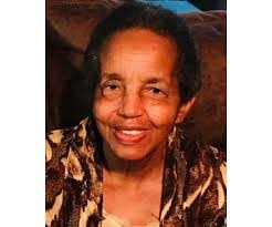 Gloria Qualls's Instagram, Twitter & Facebook