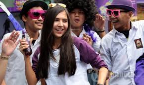 Maybe you would like to learn more about one of these? Olivia Jensen Berjoget Di Sma Pasundan 1 Bandung Foto 2 818152 Tribunnews Com Mobile