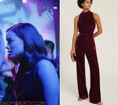 If there's a song in your heart, she'll hear it in this musical dramedy series. Zoeys Extraordinary Playlist Fashion Clothes Style And Wardrobe Worn On Tv Shows Shop Your Tv