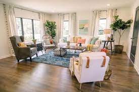 Erin Napier Is An Early Adopter Of The Grandmillennial Trend Home Town Hgtv Hgtv Living Room Home