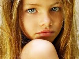 Résultat de recherche d'images pour "petit fille 10 ans"