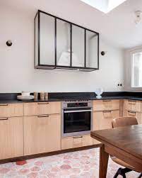 Ces tomettes rouges traditionnellement se déclinent en plusieurs variantes de couleur en fonction des composants incorporés artisanalement et de la cela vous permet notamment de créer des contrastes en associant deux teintes de tomette pour le carrelage intérieur de sol de votre cuisine par exemple. Sol En Terre Cuite Idees Deco Et Inspirations Shake My Blog