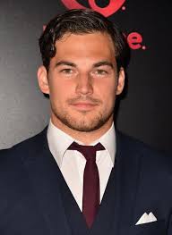 There S A New Doctor On Grey S Anatomy And He S Hot Af Giacomo Gianniotti Greys Anatomy Grey S Anatomy