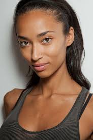 Makeup Revolution X Imogenation Highlight To The Moon Palette Anais Mali French Makeup Makeup Tips Good Skin