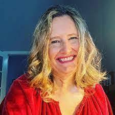 Elena Beal's Instagram, Twitter & Facebook