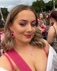 HOLLY 🐘（@hollywoggles）• Instagram 相片與影片