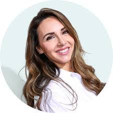 Leslie Barrett's Instagram, Twitter & Facebook