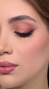 Isha Bhatt (i_ishabhatt)