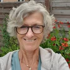 Charlotte Oakman's Instagram, Twitter & Facebook