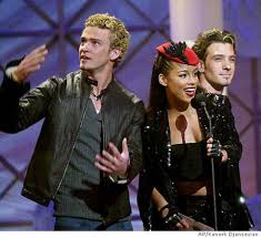 Boy band member steps in after Timberlake stumbles