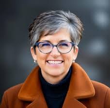 Martha Hallman's Instagram, Twitter & Facebook