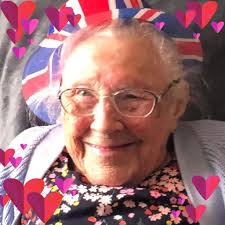 How to handle elderly mother's delirium and hallucinations due to  congestive heart failure?