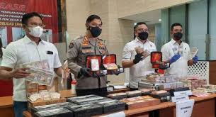Pinjaman uang tunai di bandung bisa diajukan di 13 bank dan cocok jika anda berdomisili / kerja di bandung (jawa barat). Istri Bupati Bandung Barat Sonya Fatmala Diteror Aplikasi Pinjol Ilegal Suara Jabar