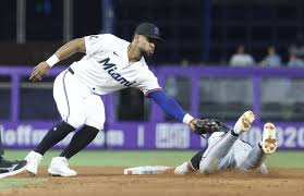 Marlins vs. Brewers: Análisis y Apuestas para el Juego del 4 de Julio - Imagen principal del artículo