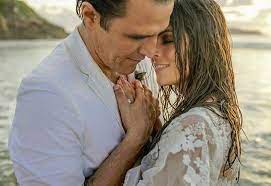 Claudia Alvarez Hace Tweet Revelador Que Cambiara Su Vida Enelbrasero Http Ift Tt 2qcdbt3 Billyrovzar Claudiaal Instagram Posts Instagram Couple Photos