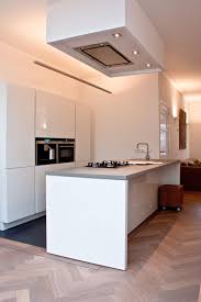 pin van bregje smits boll op alle soorten vloeren moderne keukens keuken plafonds keuken vloeren