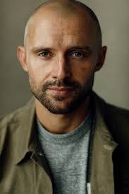 Olly Walker's Instagram, Twitter & Facebook