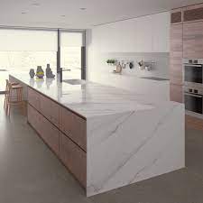 ceralsio calacatta gris polirovannaya stoleshnica vdohnovlennaya trendom klassicheskogo m plan de travail ceramique cuisine design moderne cuisine moderne blanche