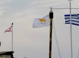 Βράβευση στον νίκο μάλλιαρη από το σωματείο της μπαρτσελόνα μονοφατσίου 27/4/2013 για την ανιδιοτελή προσφορά του στην ίδρυση των σωματείων σύνδεσμος φίλων. Ap Th Barkelwnh Sto Monofatsi Ths Krhths Dromos Ths Aristeras