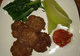 Banyak pelaku kuliner nusantara yang membuat aneka variasi makanan. Resep Empal Ayam Yang Gurih